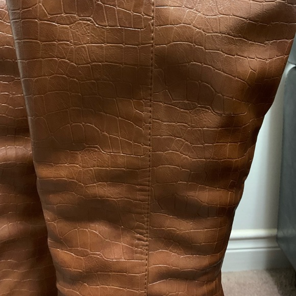 TAN CROC PRINT KNEE HIGH BOOTS - Picture 3 of 16